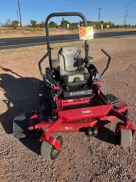 Used Toro 5000 Series 60″ Zero Turn Mower